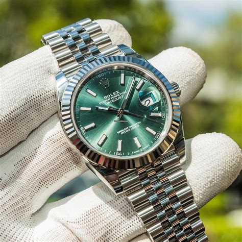 rolex 41mm date just mint dial.